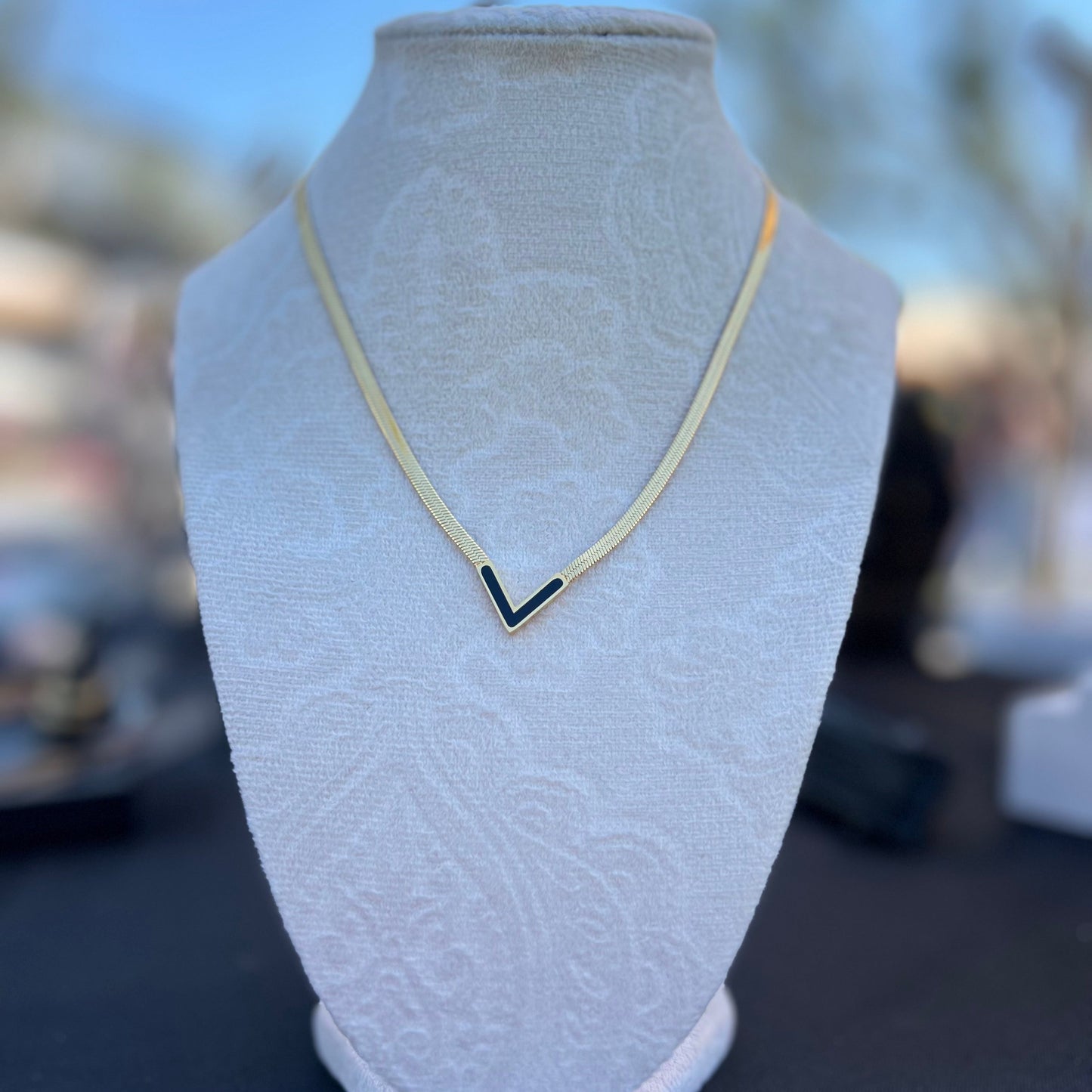 18K -Stainless Steel Flat Snake Herringbone Chain Necklace for Women Acrylic Shell V Design