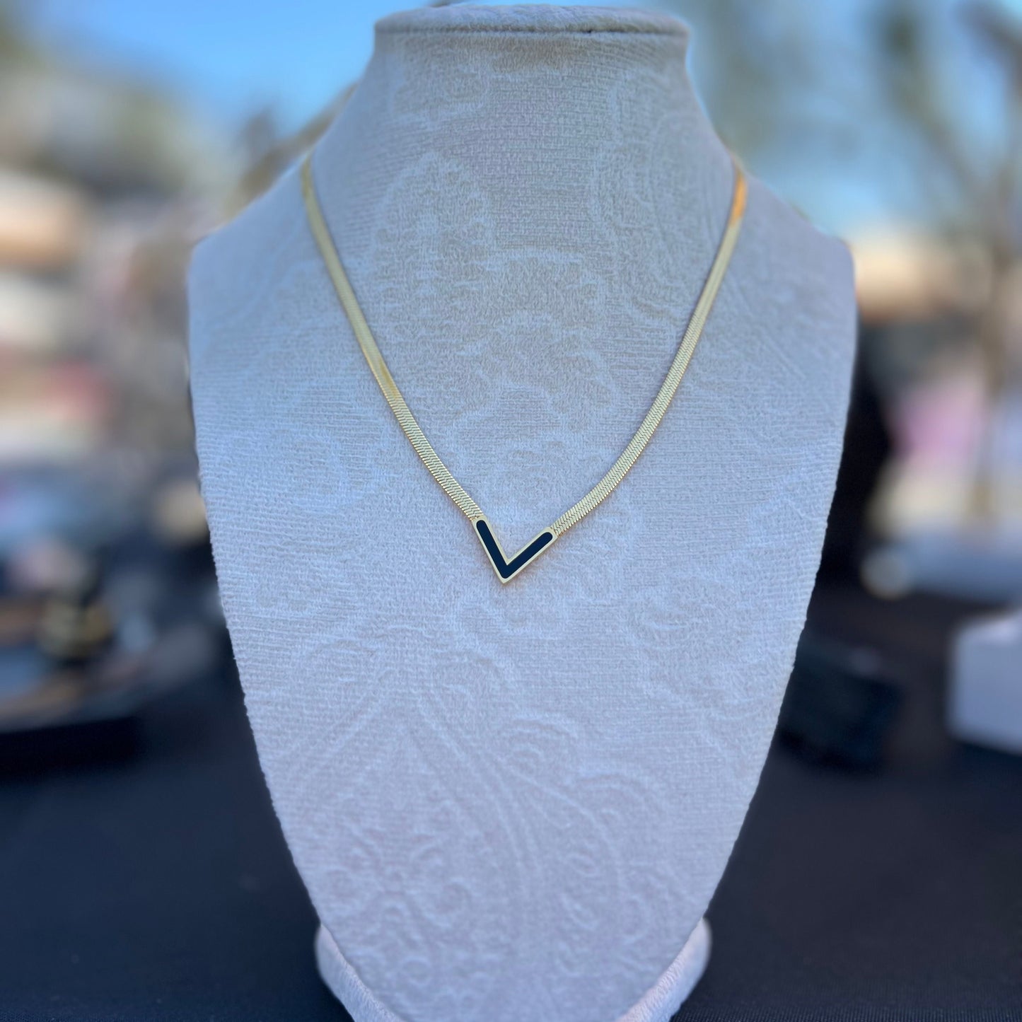 18K -Stainless Steel Flat Snake Herringbone Chain Necklace for Women Acrylic Shell V Design