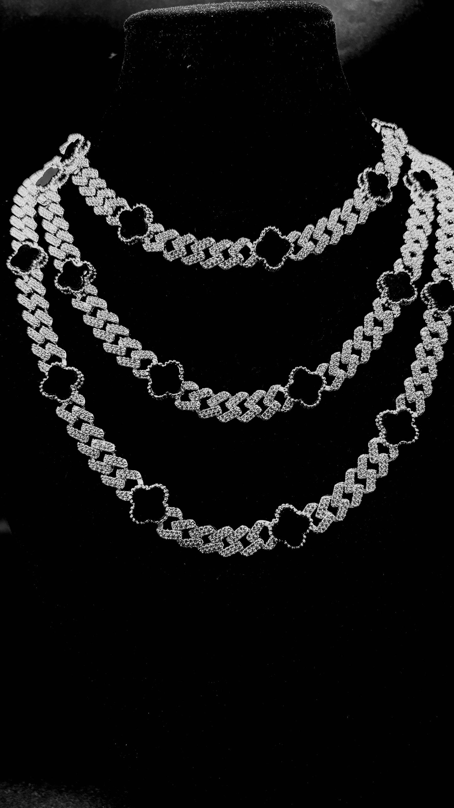 Unisex 925 Sterling Silver Necklace with Black clovers & zirconia