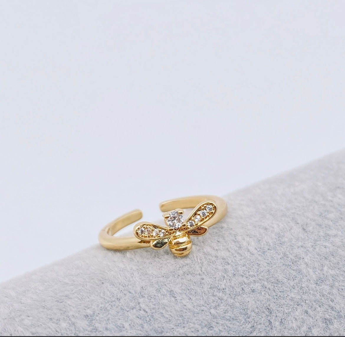 Zirconia Bee Shape Adjustable Ring