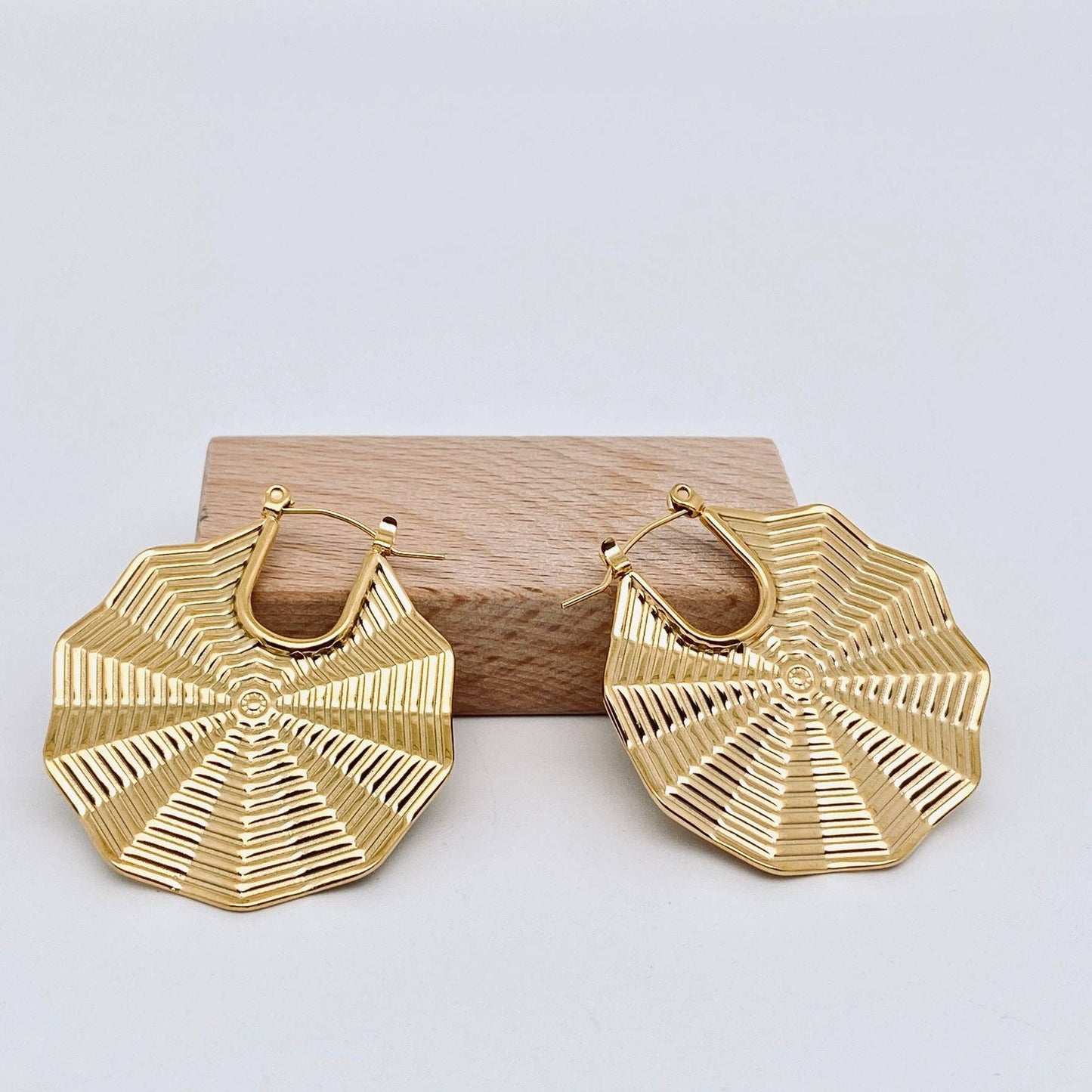18K Gold Plated Stainless Steel Scalloped Hoop Earrings