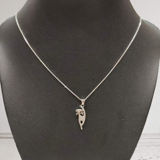 925 SILVER CAT SHAPE PENDANT IN A 20" CHAIN NECKLACE